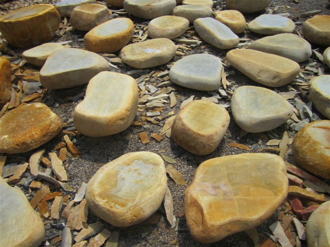 Flat boulders 